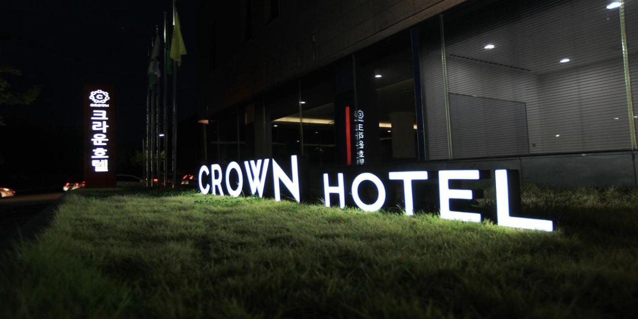 Crown Hotel Changwon Esterno foto